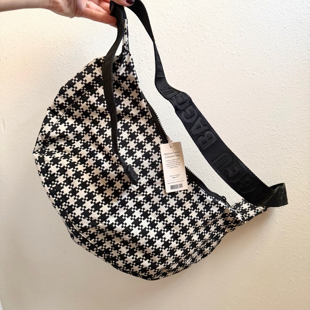 Medium Crescent Bag